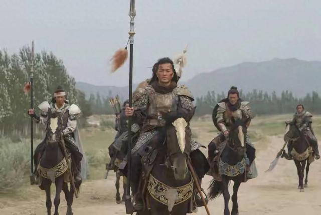 杨家12寡妇各个下场凄凉,穆桂英被万箭穿心,只有一人平安回归