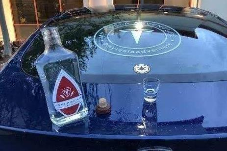 不仅仅是卖车和短裤 特斯拉酒也很快推出