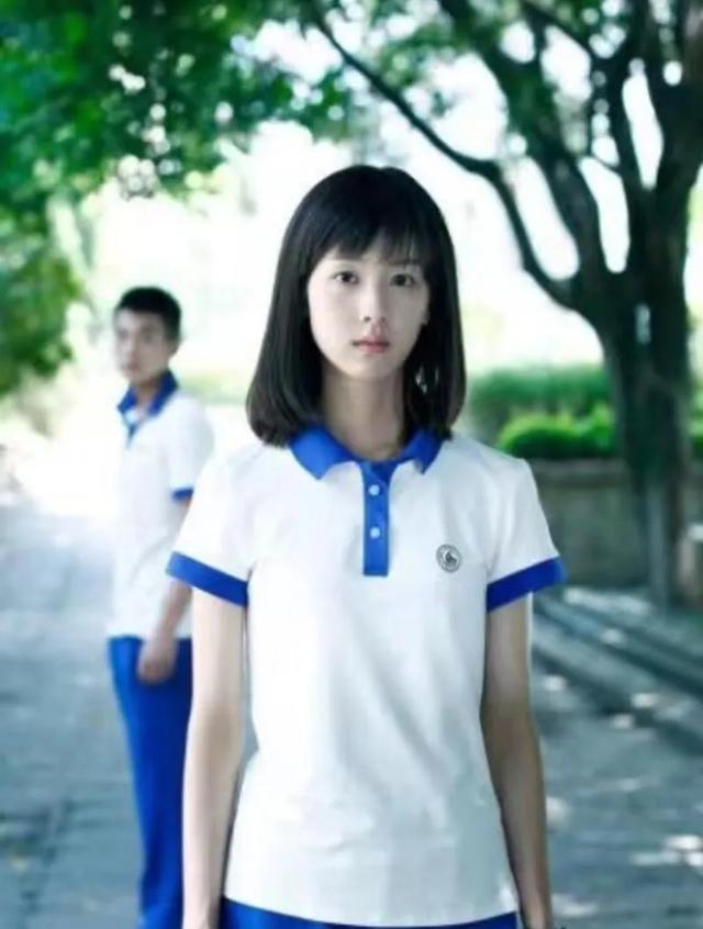 陈都陈都灵灵:黑丝勾勒的时尚蜕变与多元魅力