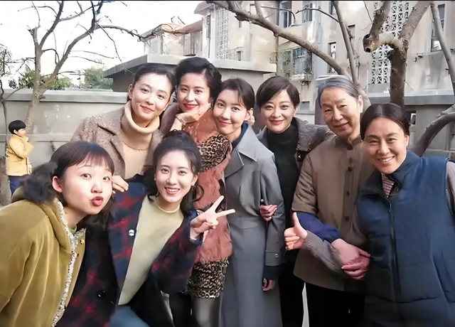 《六姊妹》不会演少女就别尬演,42岁的高露一出场才明白差距在哪