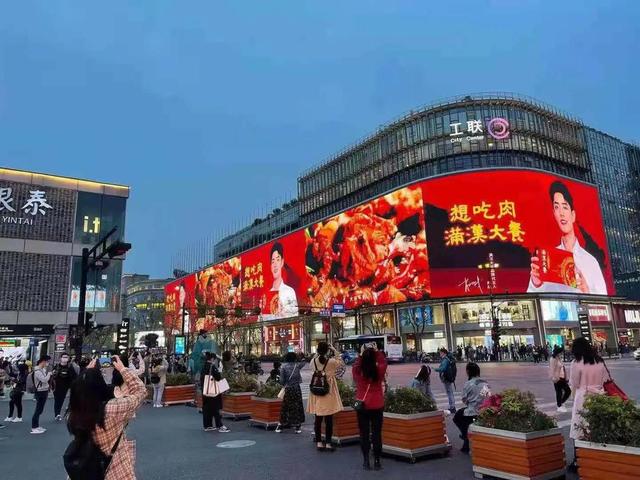 肖战代言的满汉大餐你抢到了吗?全部售罄,开始帮小灶子带货了