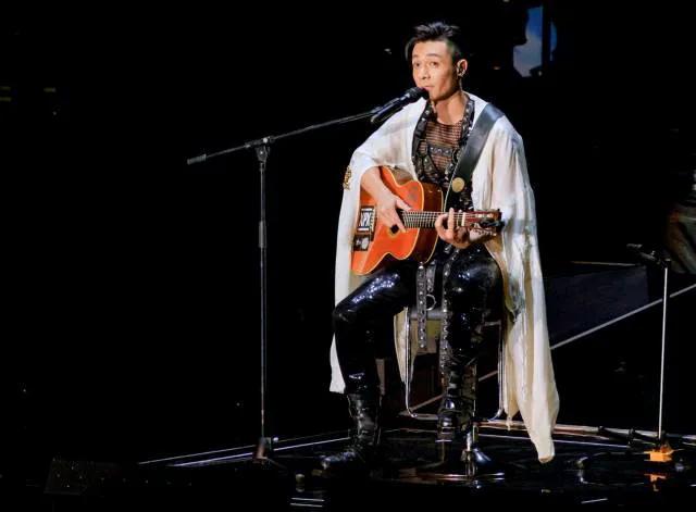 周柏豪《够钟》:从无人问津到爆火,一首歌的逆袭人生