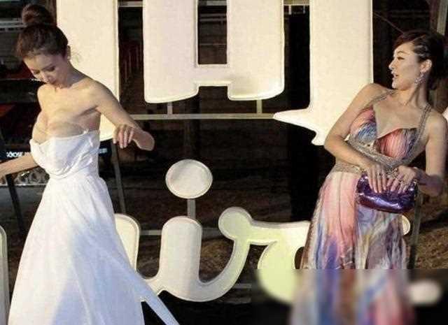 肩带滑落、裙底走光,12位女星红毯大泄春光”,太尴尬了