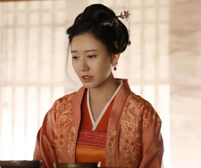 《六姊妹》不会演少女就别尬演,42岁的高露一出场才明白差距在哪