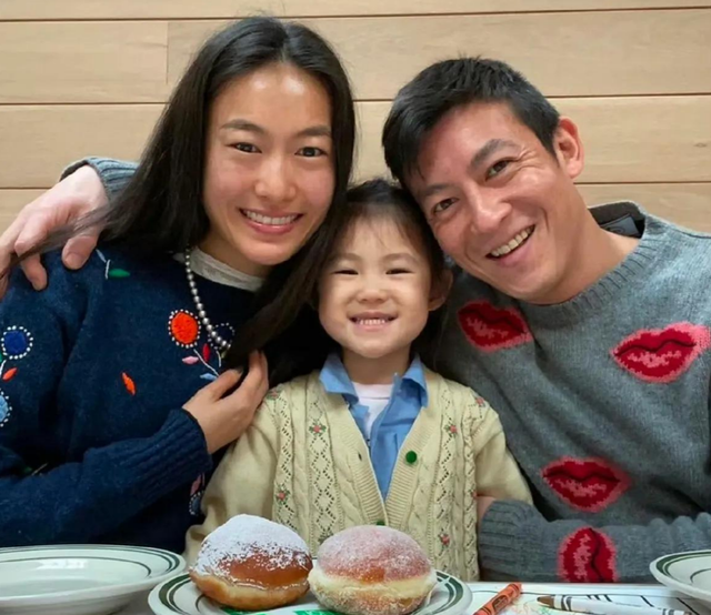 艳照门事件过去16年,陈冠希晒女儿溜冰照片,这才是真正的富养