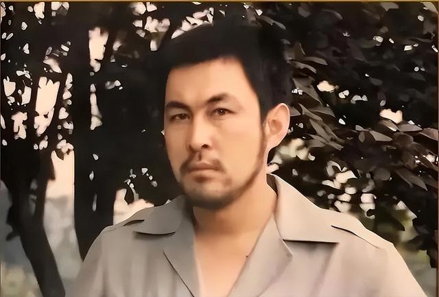 陆树铭去世,世间再无关二爷,一个角色吃一生折射特型演员无奈