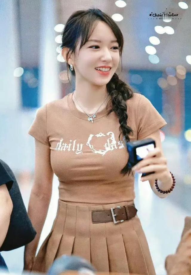 奶潇的身材真好啊,丰腴性感,微胖才是人间极品!