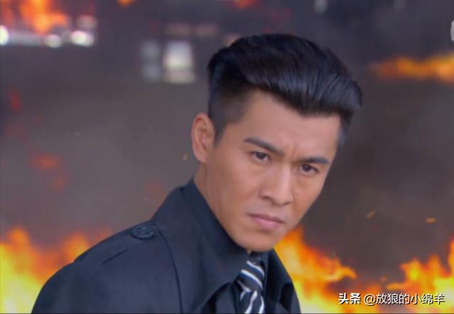 再看《烽火佳人》才明白,黎绍峰坏事做尽,全拜这三个人所赐