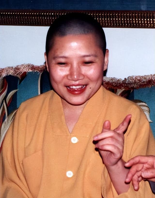 李娜出家已26年:80岁老母亲含泪陪她住寺庙,如今她们过得怎样?