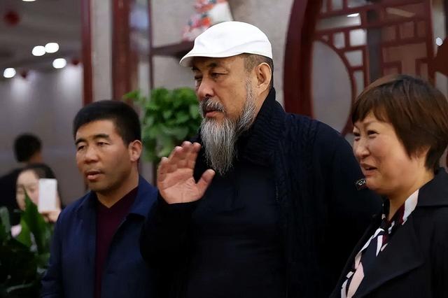 陆树铭去世,世间再无关二爷,一个角色吃一生折射特型演员无奈