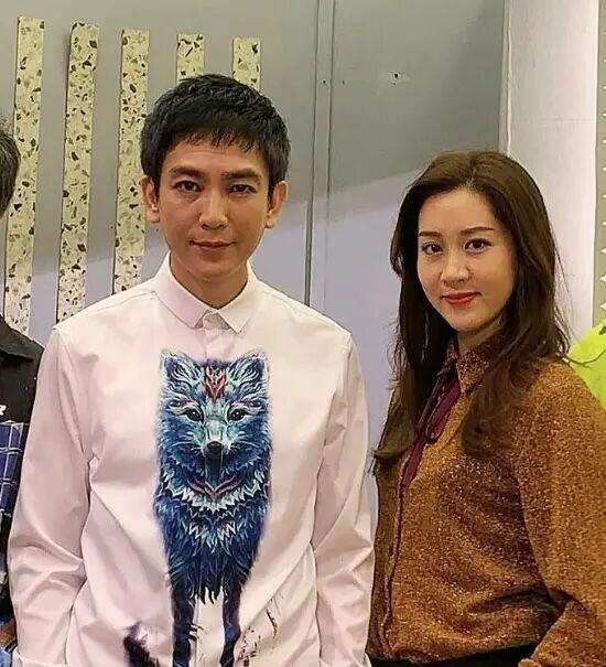40岁的广州演员黄晓华,戏里嫁给了作家,现实中她已经结婚多年