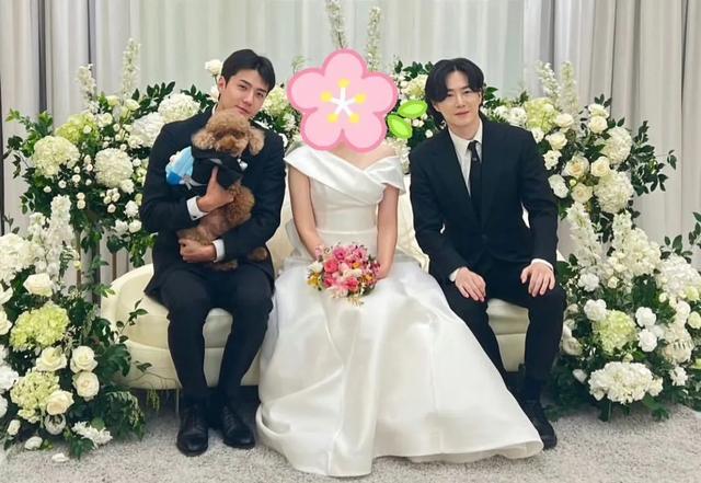 吴世勋入伍后首亮相婚礼,粉丝翘首以盼其退伍回归