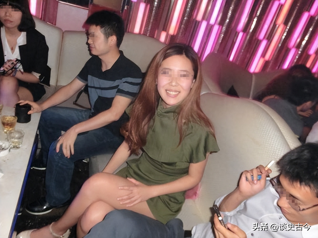 奢靡荒唐的白马会所:性交易泛滥,让无数富婆挥金如土