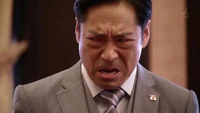日本老戏骨被曝光猥亵女性,脱下对方内衣闻气味还直接摸胸