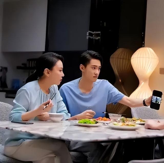 《平凡之路》刘威葳:她是张嘉益的前妻?为何37岁才结婚?