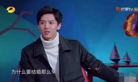 95后周峻纬:18岁公布恋情,22岁结婚,只为把她留在自己身边