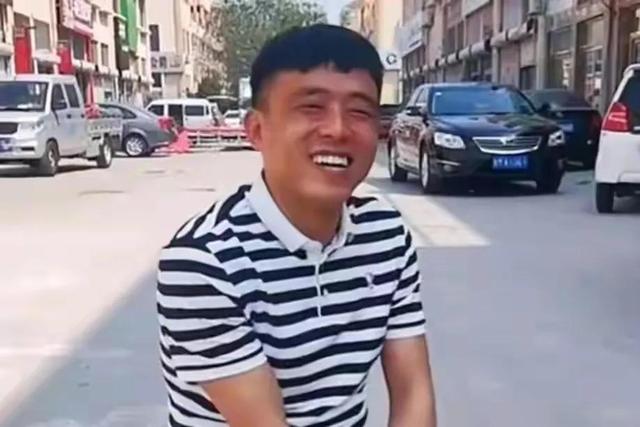 网红铁山靠直播pk是情怀还是电商?