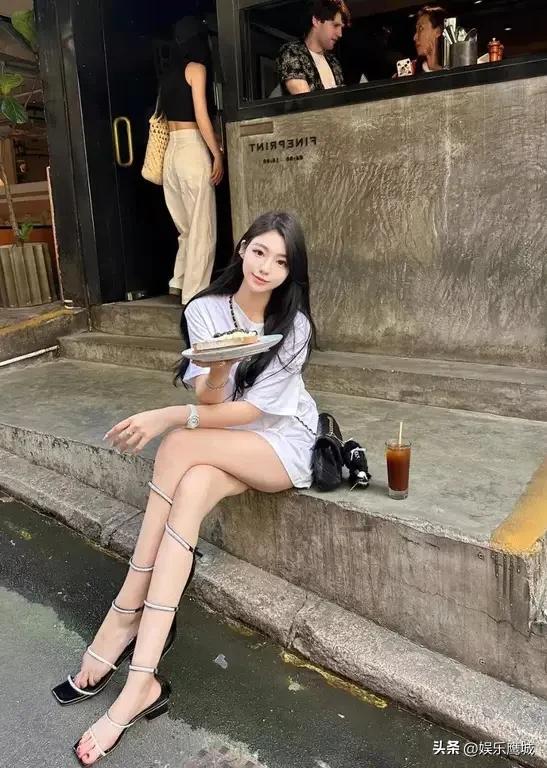 台湾绝美佳人!模特身姿,逆天大长腿,惊艳众人!