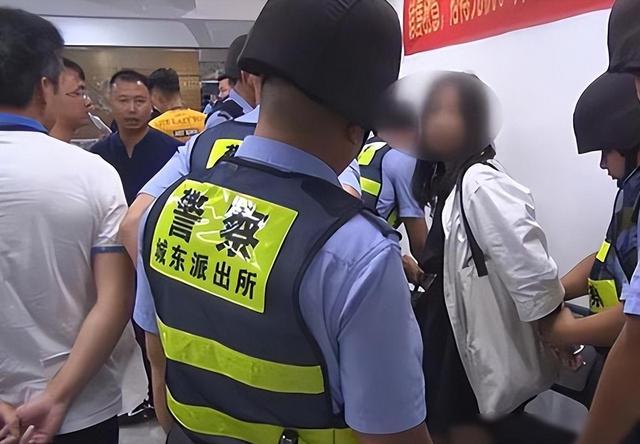 “头号警花”王菲:靠身体上位,声称我老公是厅长,你有种就告我