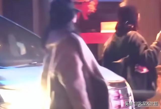 刘亦菲被曝深夜与开豪车帅哥会面,三小时才分开,男方正脸照流出