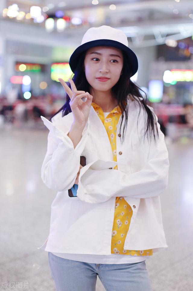 娱乐世界:你的肖战和周雨彤是什么关系