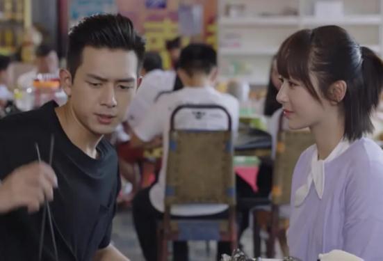 两位在剧中扮演杨紫的闺蜜,原以为是小角色,没想到有“大背景”