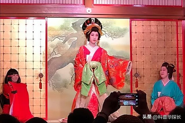 年创收达700亿美元,情色电影称霸全球,日本色情业究竟有多牛?