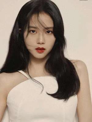 世首美(打败热巴娜扎，连续三年获得世界首美，金智秀到底啥来头)