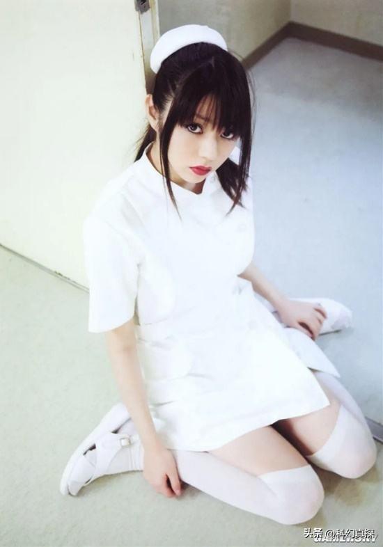 为艺术献身的女星,曾出演假面骑士女主——芳贺优里亚