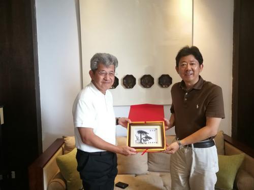 日本书法家柳田泰山一行到访安徽省侨联