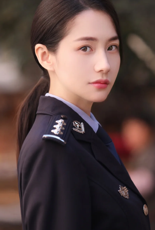 蓝心妍:一个为艺术大胆献身的演员