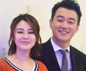 娃娃照片(佟大为孩子近照：儿子呆萌大女儿恬静淑女，二女儿被质疑不是亲生)