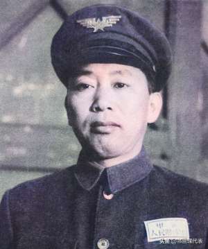 恣意洒脱(原空军司令员刘亚楼，罕见行草书法手札欣赏：劲健爽利、恣意洒脱)