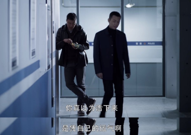 《重生》:姜淮一共补了9枪,那赵馨诚听到的两声枪响是谁干的?