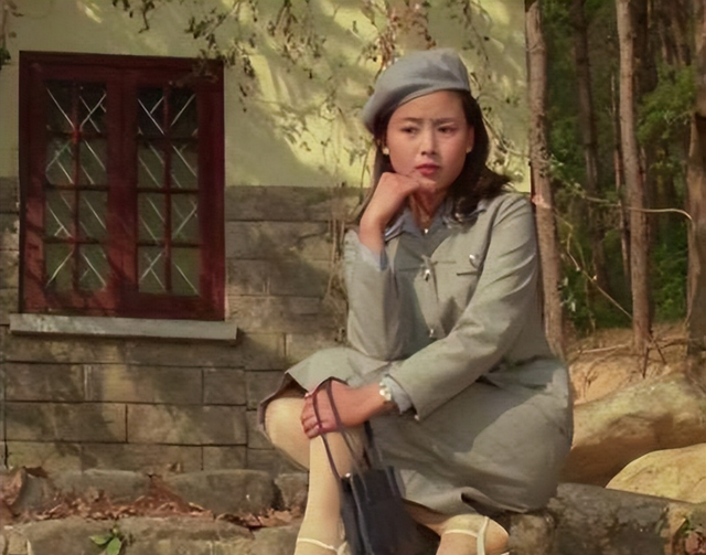 68岁无儿无女,至今未再婚的张瑜,与74岁前夫张建亚处境大不相同