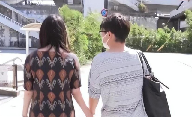 软饭男文君:被7任女友包养多年,生活公开后让人心服口服