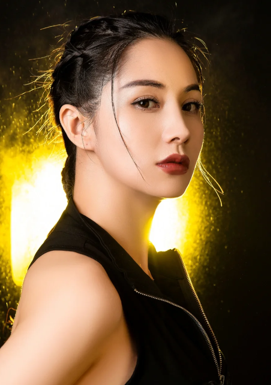 蓝心妍:一个为艺术大胆献身的演员