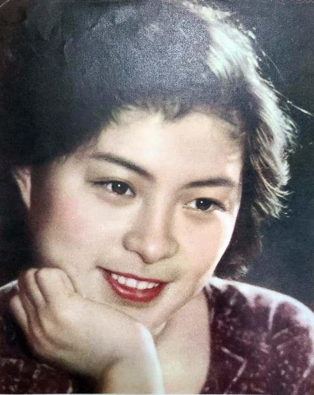 演员刘佳:隐退10年,将父亲骨灰放家中8年,活成了贤妻良母