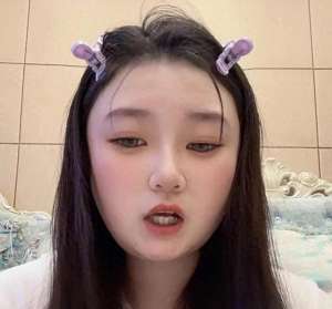 孙小雨(谢广坤前妻孙小雨：看到唐墩墩的第一眼我哭了，跟我女儿长的一样)