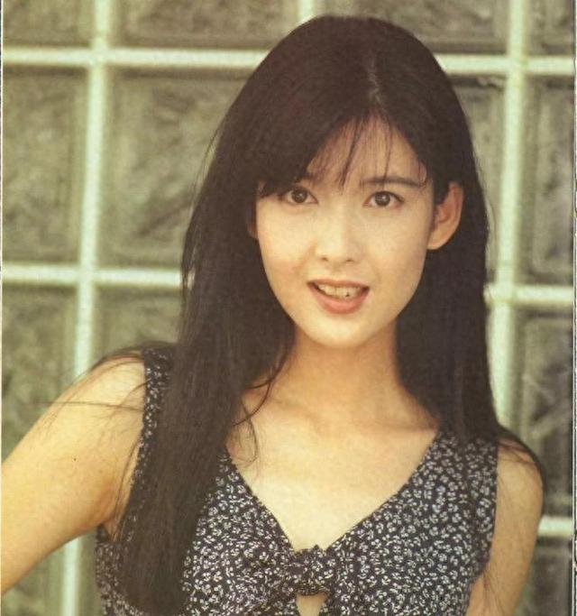 被戴8次绿帽子，3次被捉奸在床，这就是我们“玉女”守卫的爱情