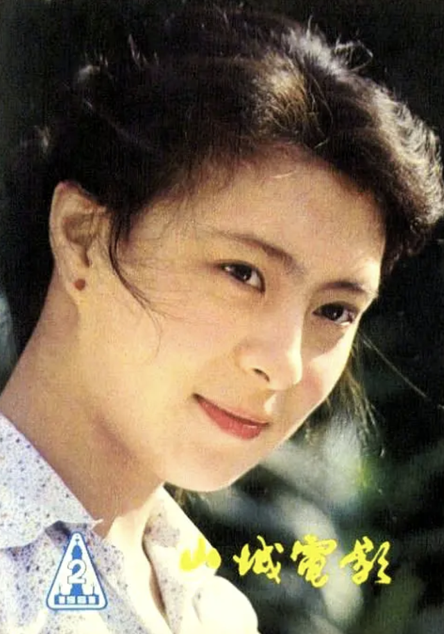 演员刘佳:隐退10年,将父亲骨灰放家中8年,活成了贤妻良母