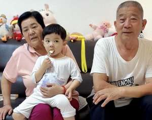 黄天赐(小天赐，终为父母的“众叛亲离”买了单，年仅5岁活得不像小孩)