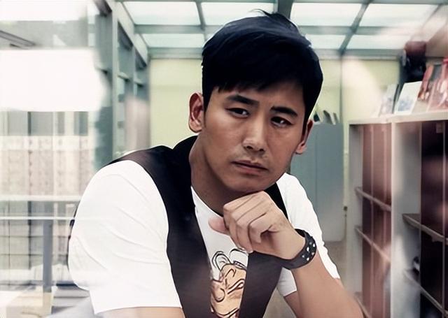 男星于晓光:举债百万给母亲治病买房,要求明星妻子也尽孝