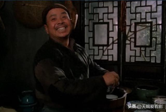 再看《包氏父子》,我发现厨子胡大并不是“捧杀高手”!