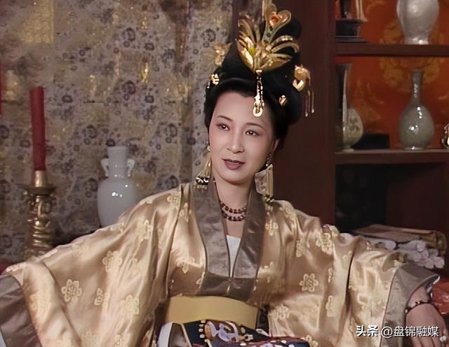 长得一脸丫鬟相却要演公主，论“金枝玉叶”教科书，我只服这8位