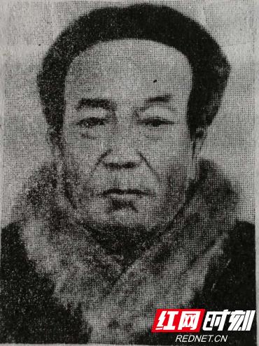 覃辅臣:一腔正气冲碧汉,三尺龙泉斩蛟鼍