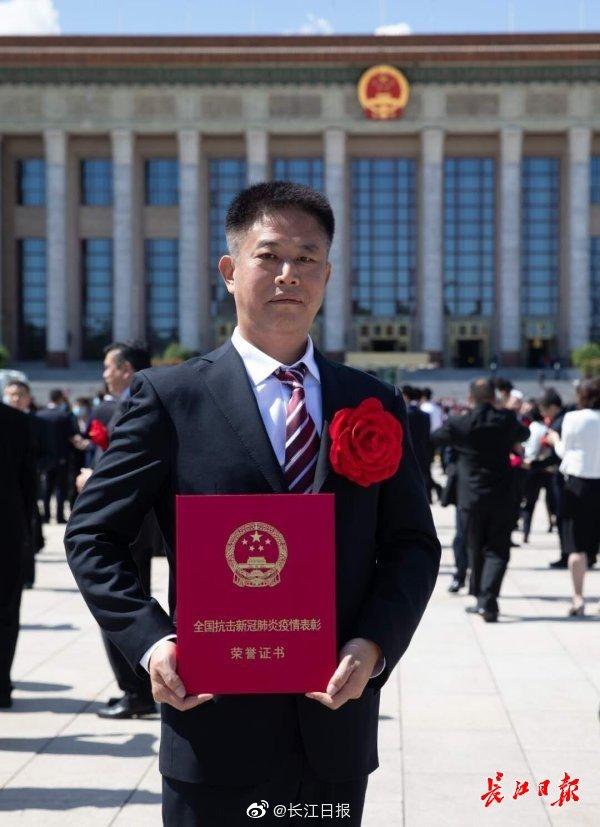 无数个个体汇聚成全民抗疫的磅礴伟力