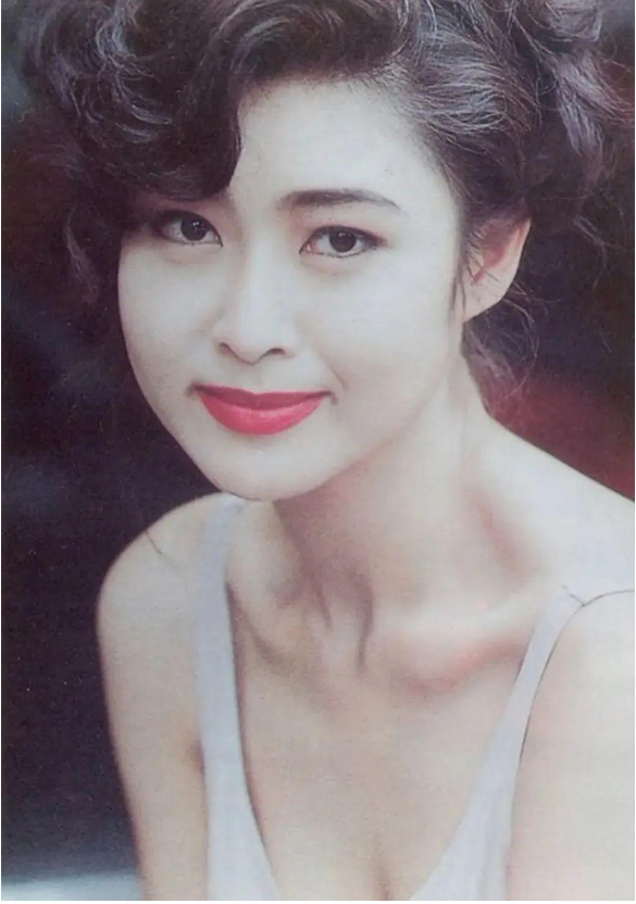 风月女神叶玉卿:性感尤物之首,出演《我为卿狂》绝对天花板!