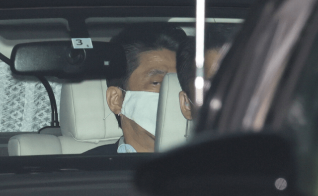 时隔13年再因健康问题辞职,这次安倍的继任者是谁?