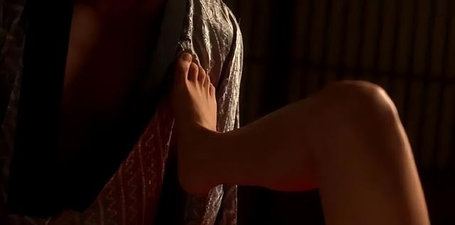 日本大尺度“三级片”【花宵道中】女主的颜值身材谁不迷糊!